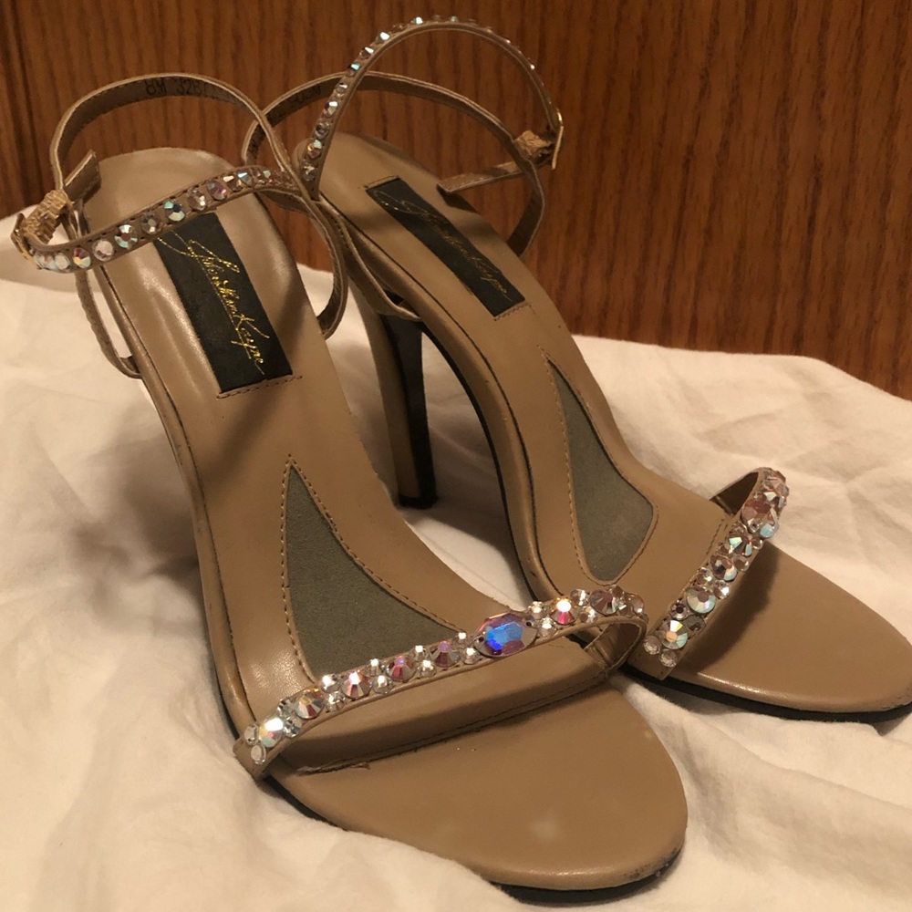 Johnathan Kayne strappy heels